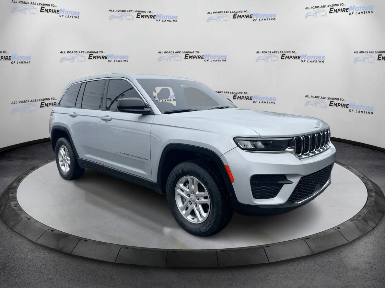 Jeep Grand Cherokee Laredo 4WD 2022