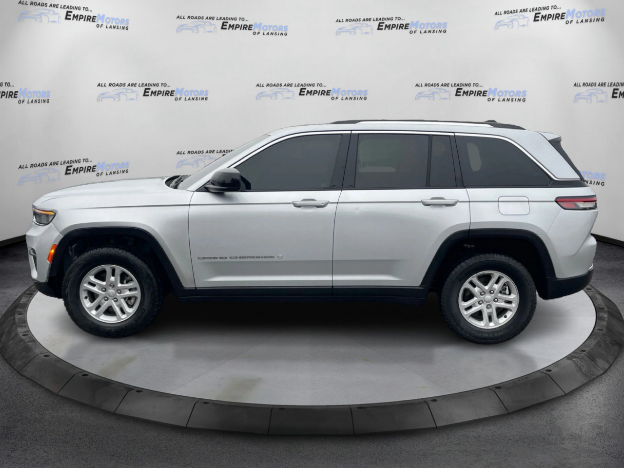 Jeep Grand Cherokee Laredo 4WD 2022