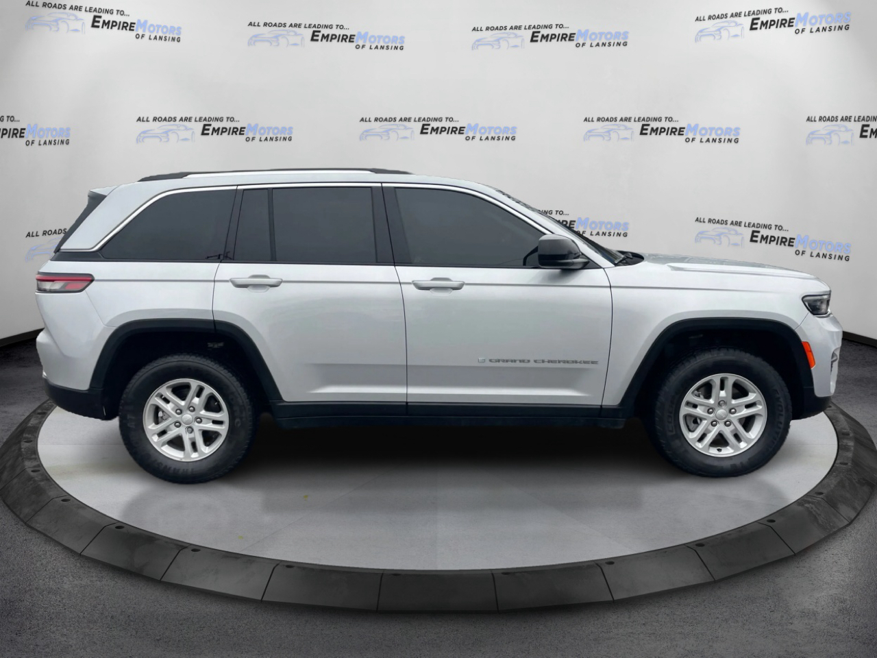 Jeep Grand Cherokee Laredo 4WD 2022