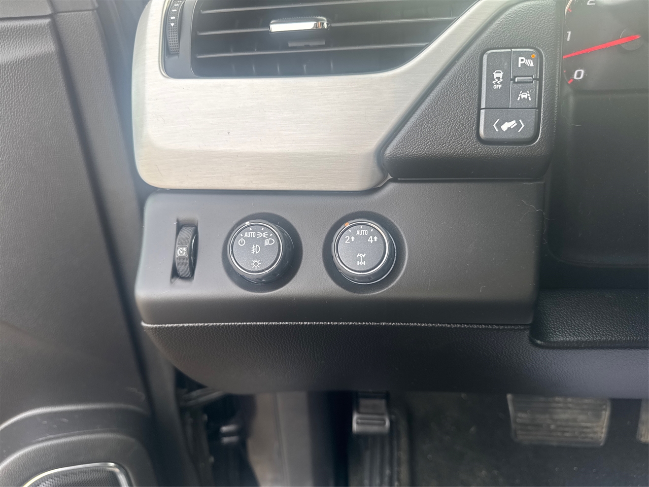 GMC Yukon XL SLE 4WD 2016