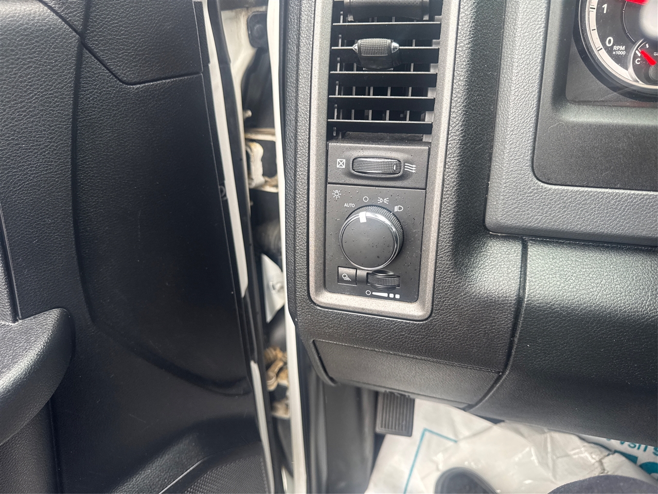 RAM 2500 Tradesman Crew Cab LWB 4WD 2015