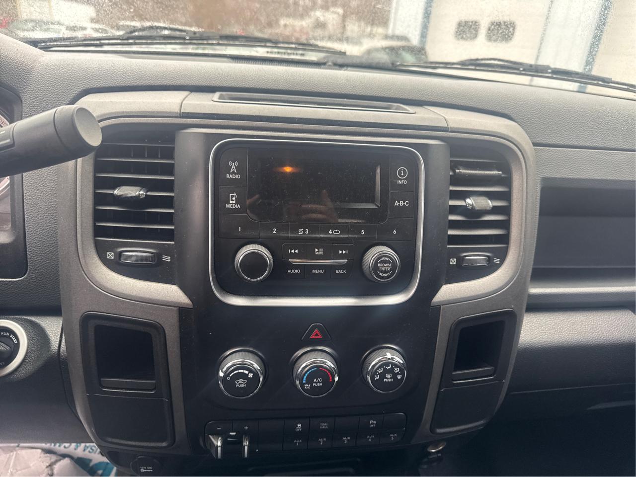 RAM 2500 Tradesman Crew Cab LWB 4WD 2015