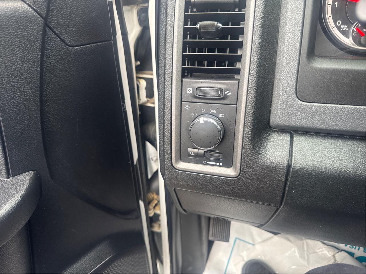 RAM 2500 Tradesman Crew Cab LWB 4WD 2015