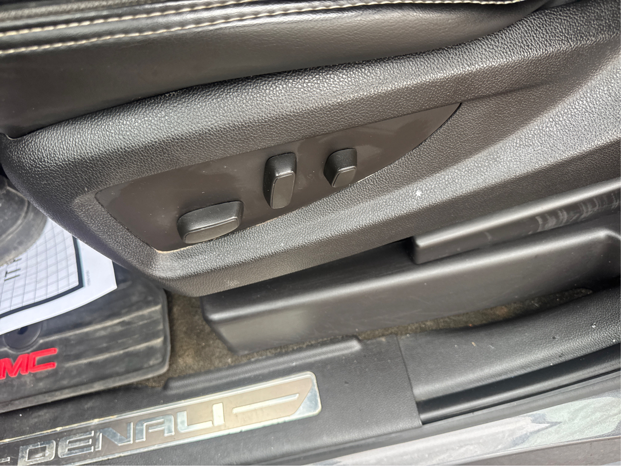 GMC Yukon Denali XL 4WD 2015