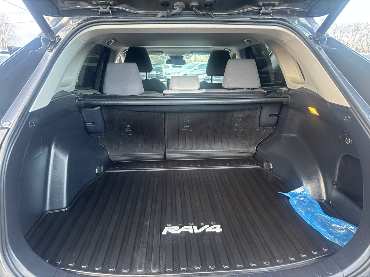 Toyota RAV4 XLE AWD 2019