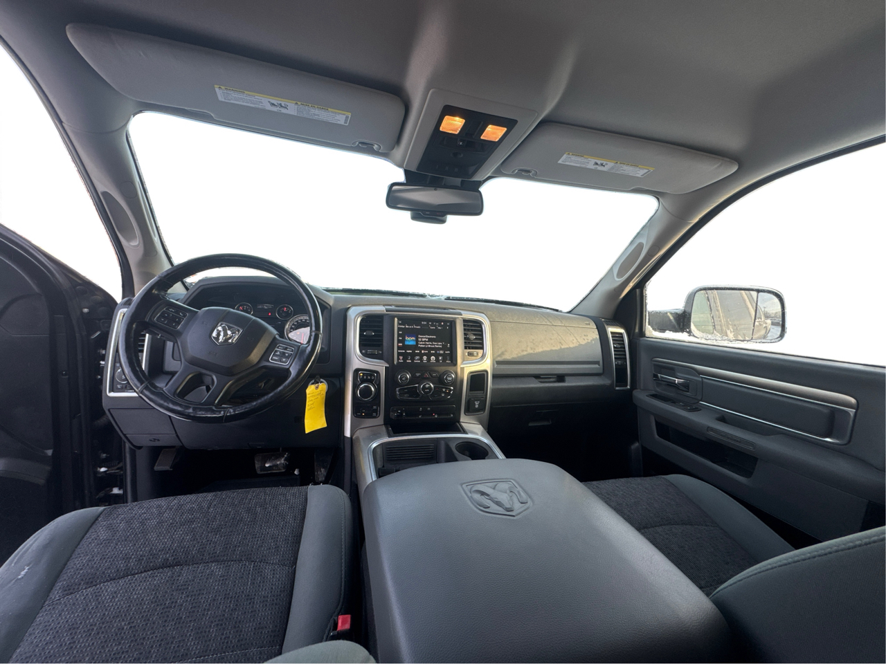 RAM 1500 SLT Crew Cab SWB 4WD 2016