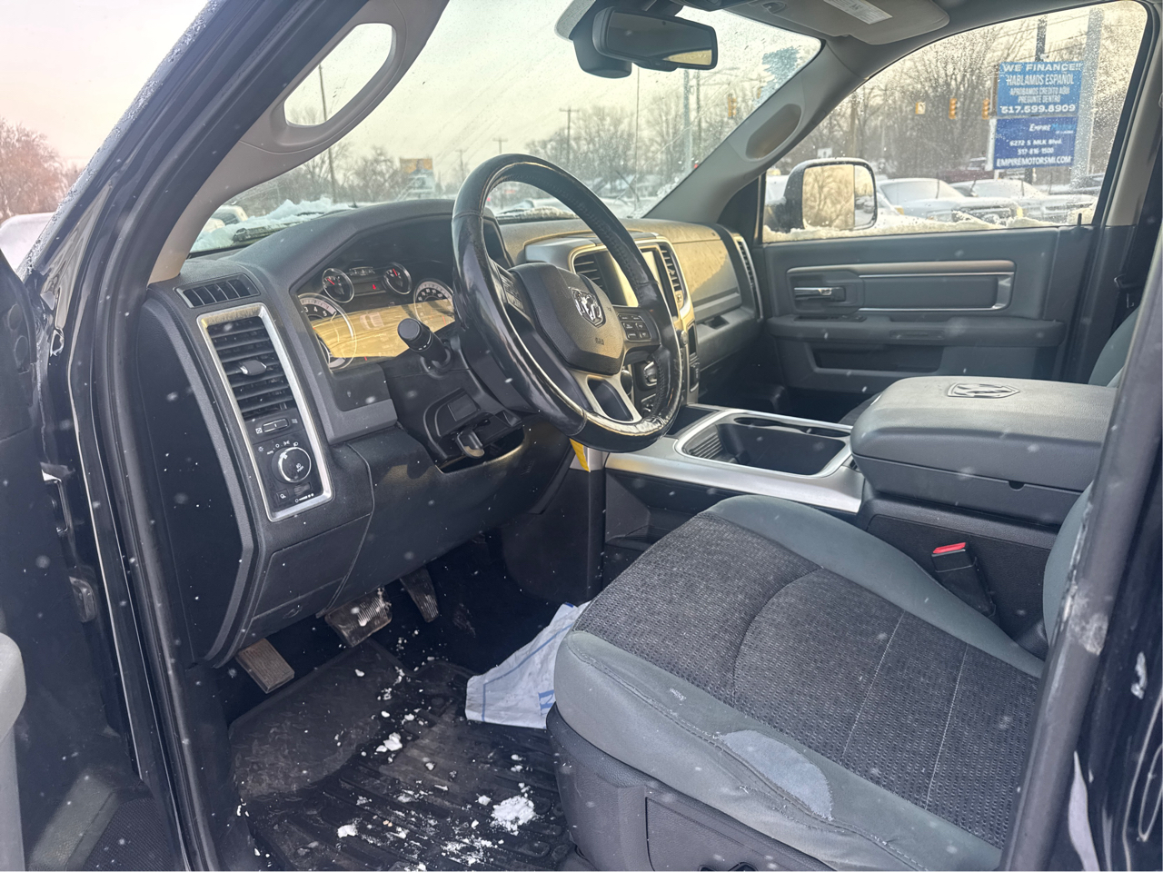 RAM 1500 SLT Crew Cab SWB 4WD 2016