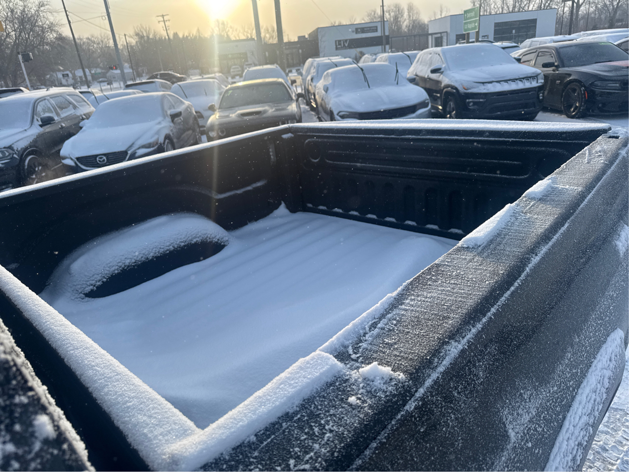 RAM 1500 SLT Crew Cab SWB 4WD 2016