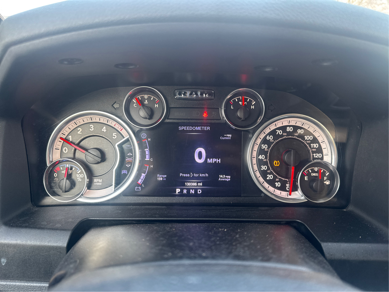 RAM 1500 SLT Crew Cab SWB 4WD 2016