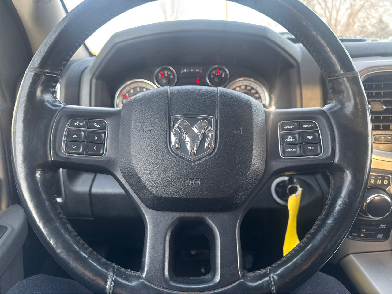 RAM 1500 SLT Crew Cab SWB 4WD 2016