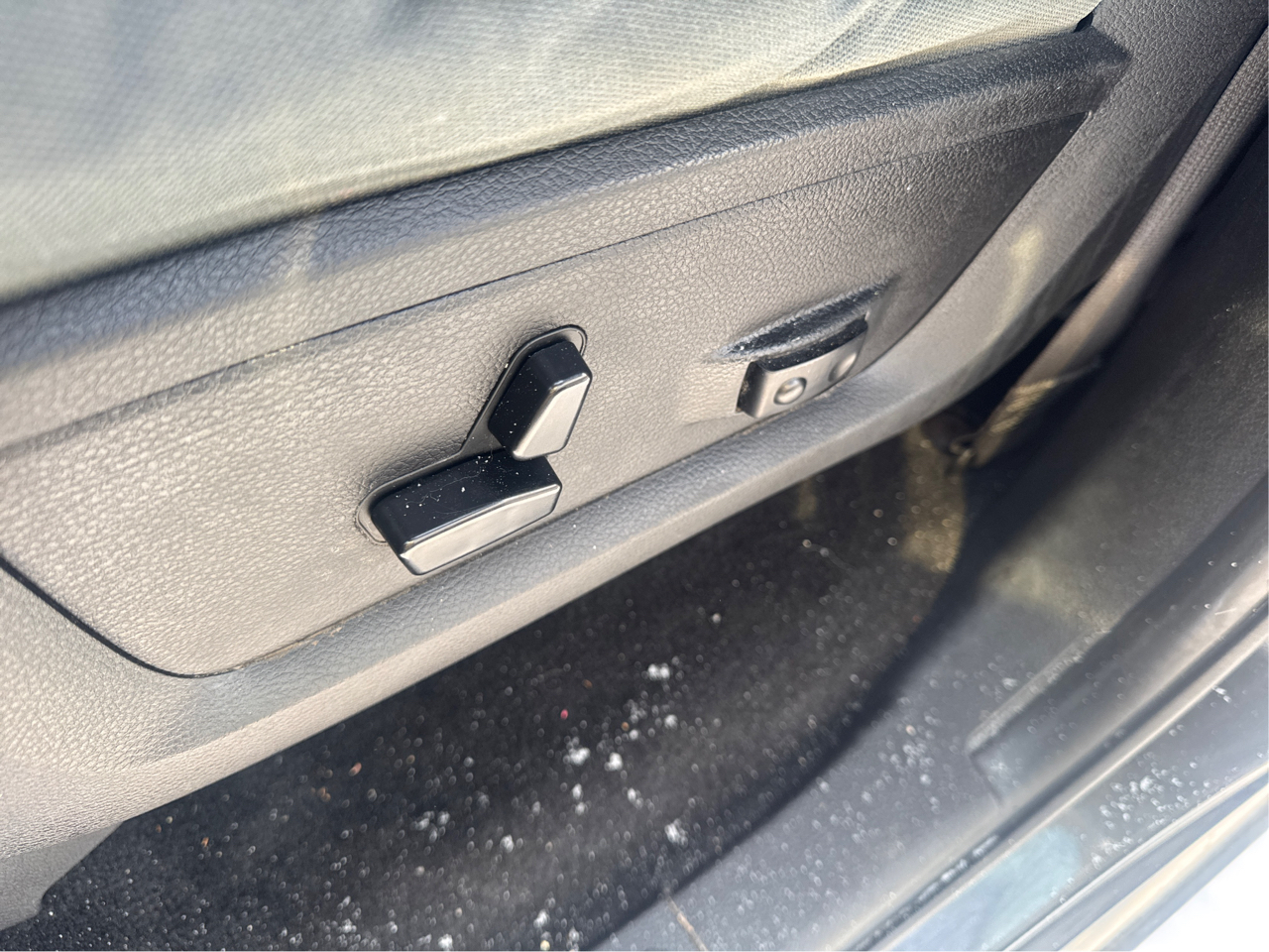 RAM 1500 SLT Crew Cab SWB 4WD 2016