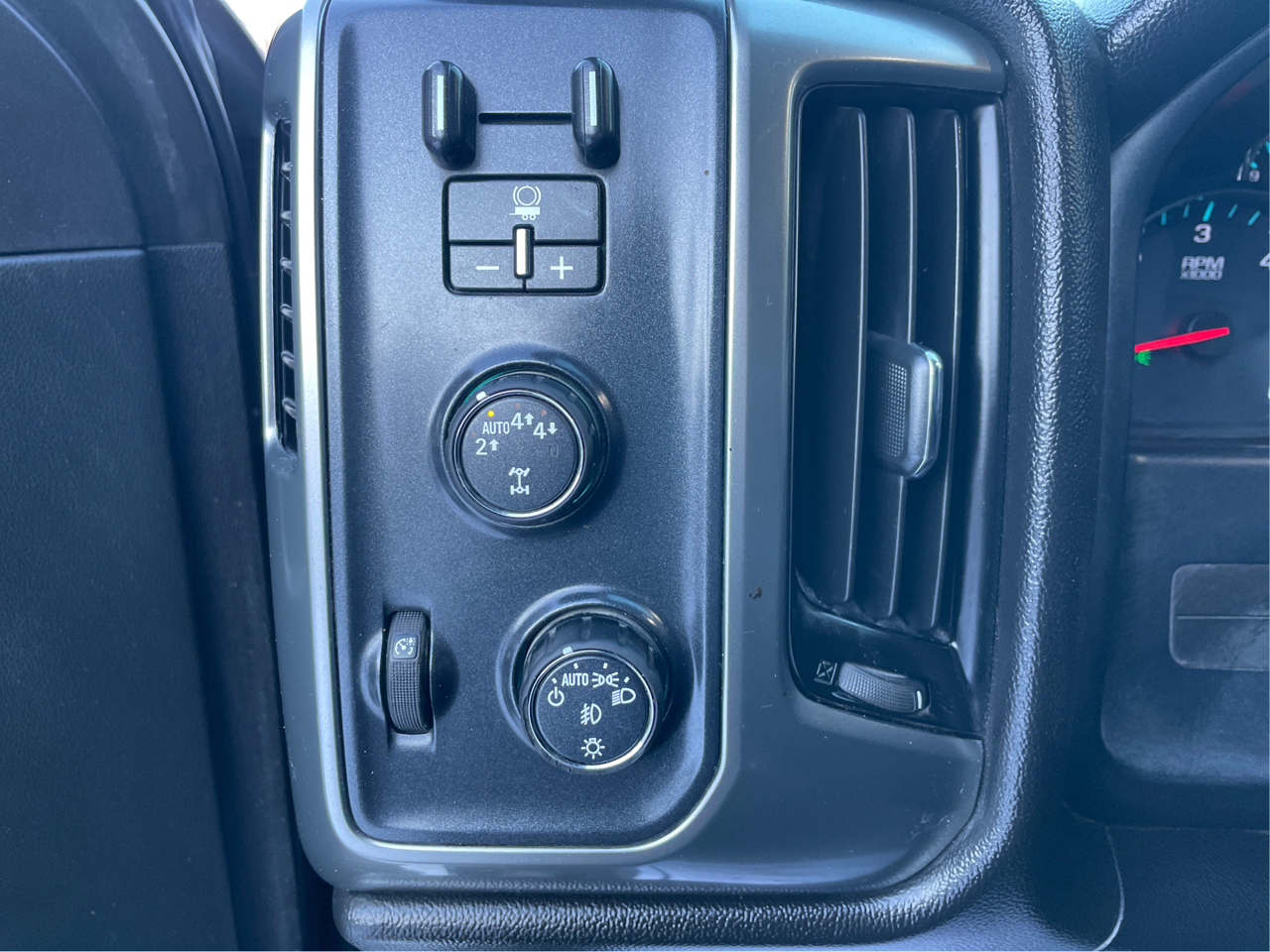 Chevrolet Silverado 1500 LT Double Cab 4WD 2018