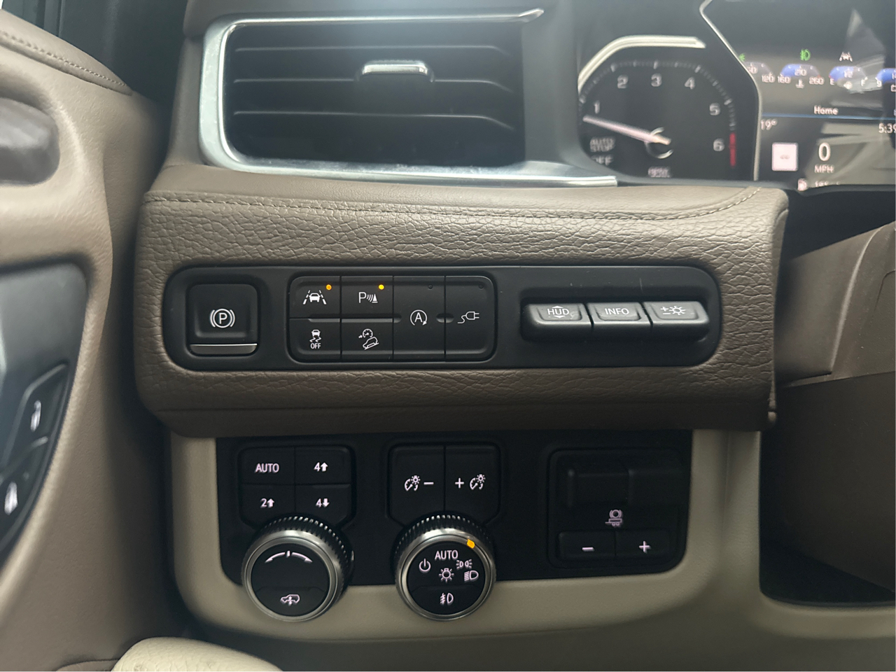 GMC Yukon XL Denali  2021