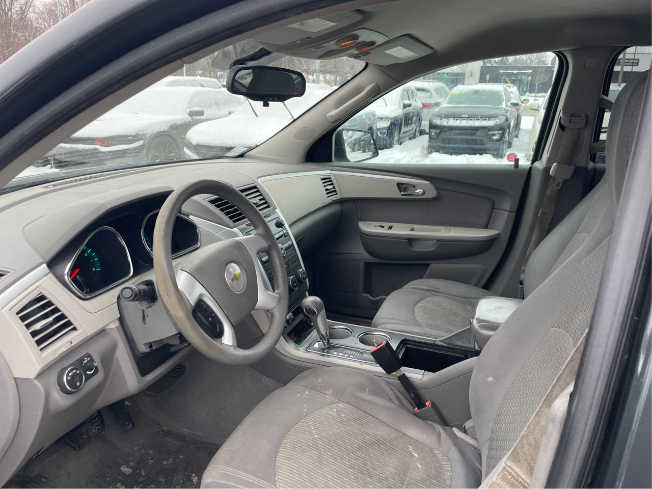 Chevrolet Traverse LS FWD 2011