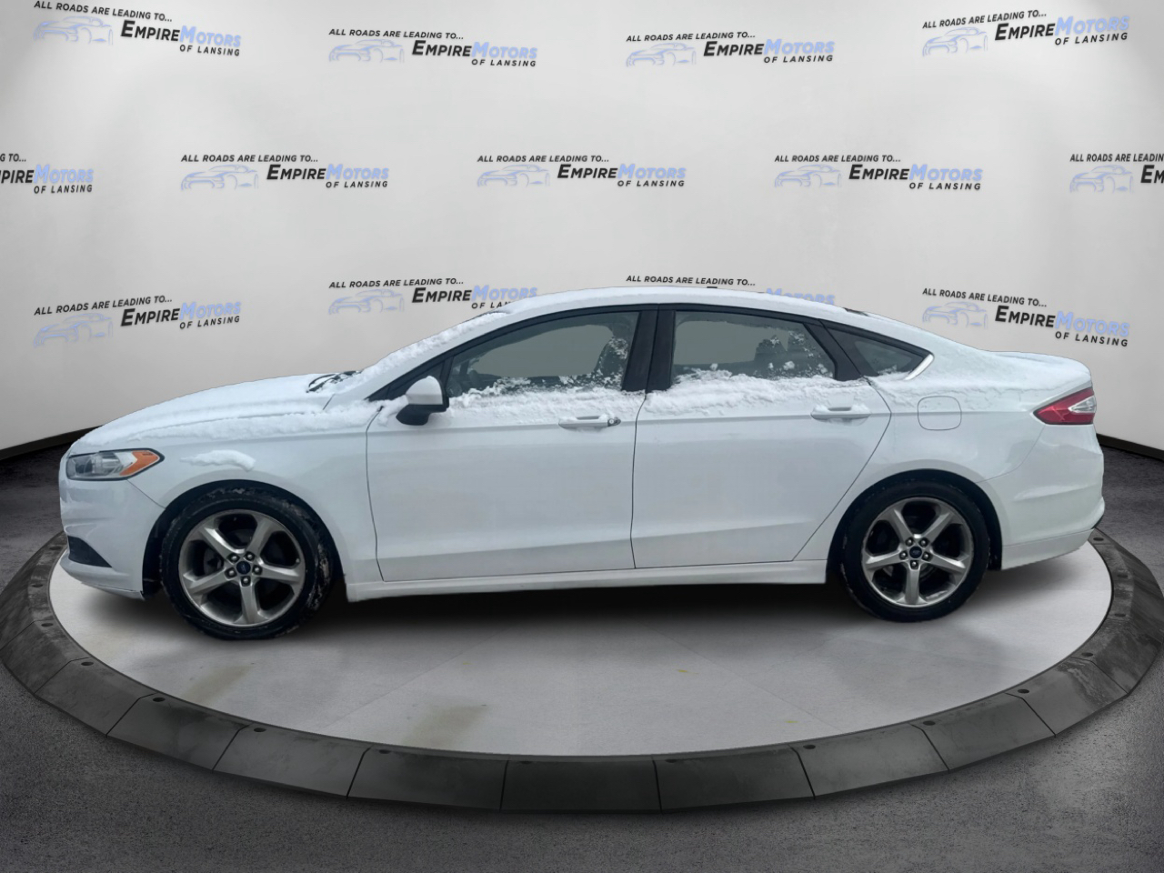 Ford Fusion S 2016