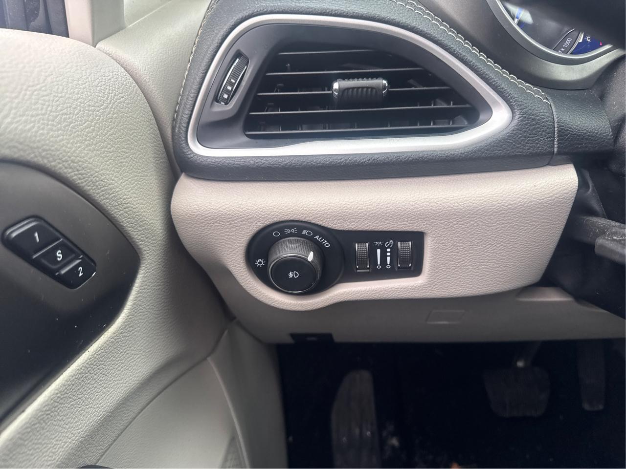 Chrysler Pacifica Touring-L 2021