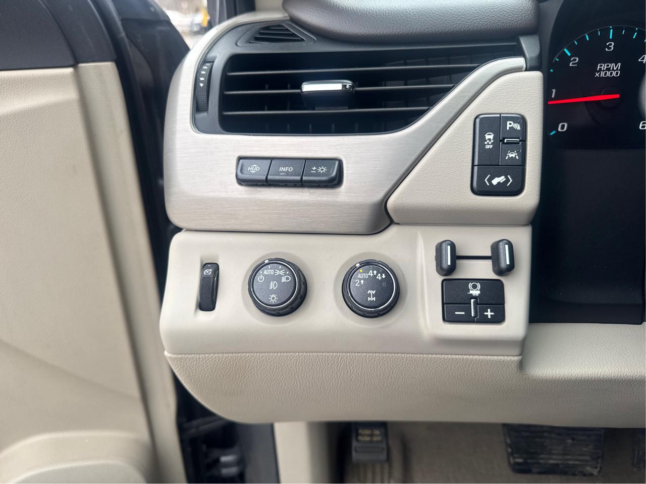 GMC Yukon XL Denali 4WD 2019