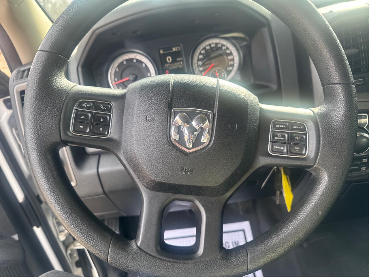 RAM 1500 Tradesman Quad Cab 4WD 2015