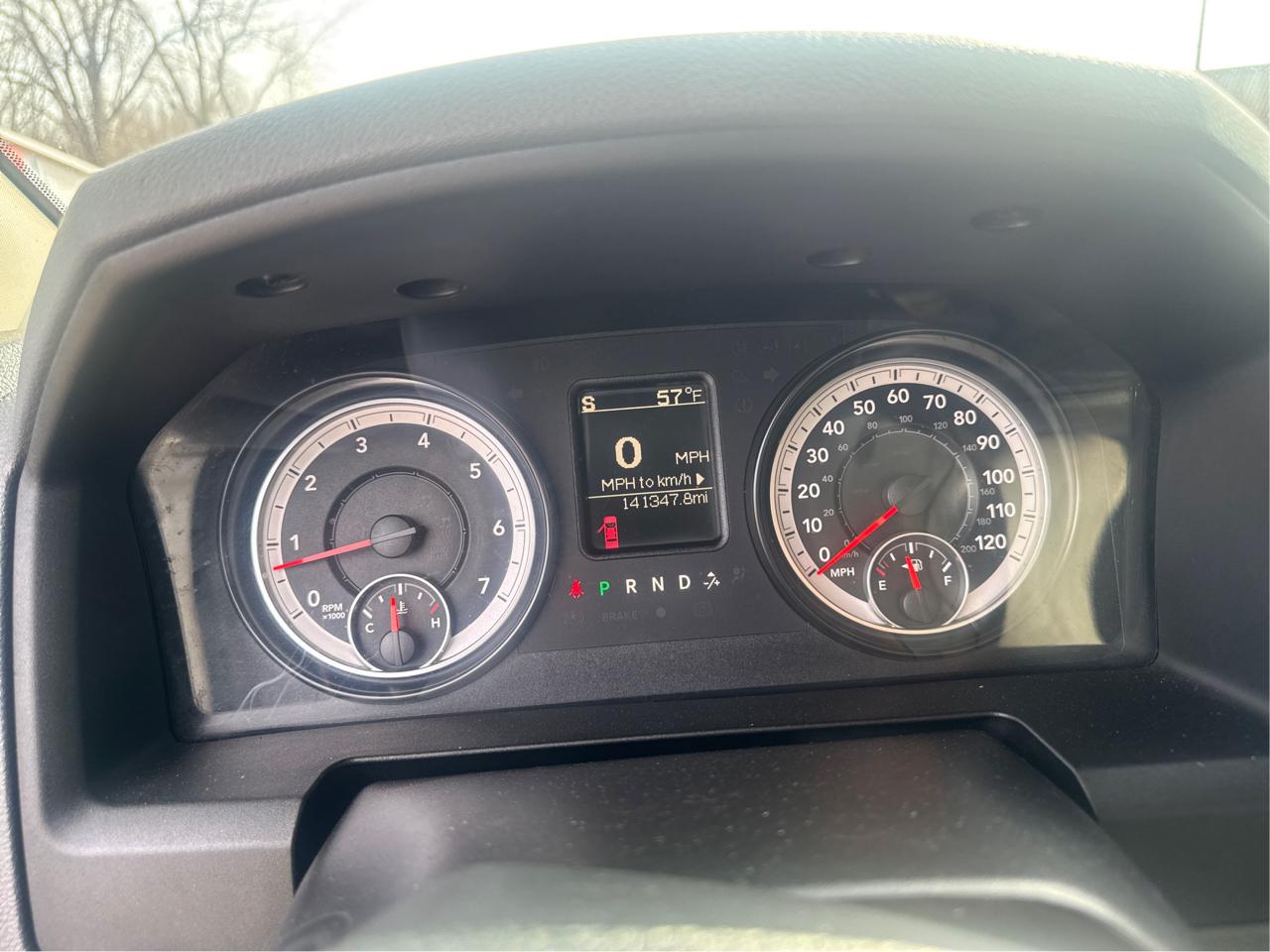 RAM 1500 Tradesman Quad Cab 4WD 2015