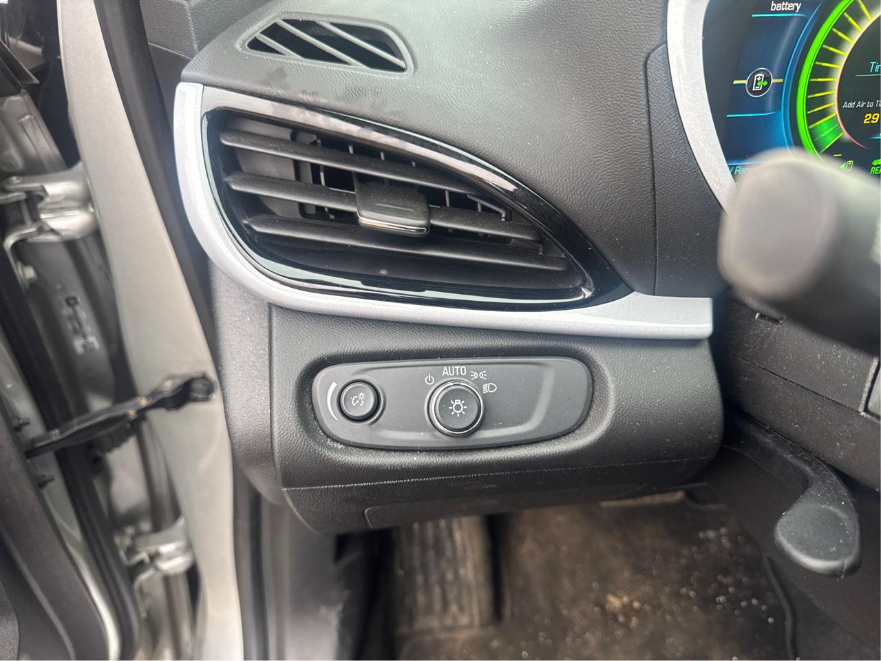 Chevrolet Volt LT w/ Standard Emission Package 2017