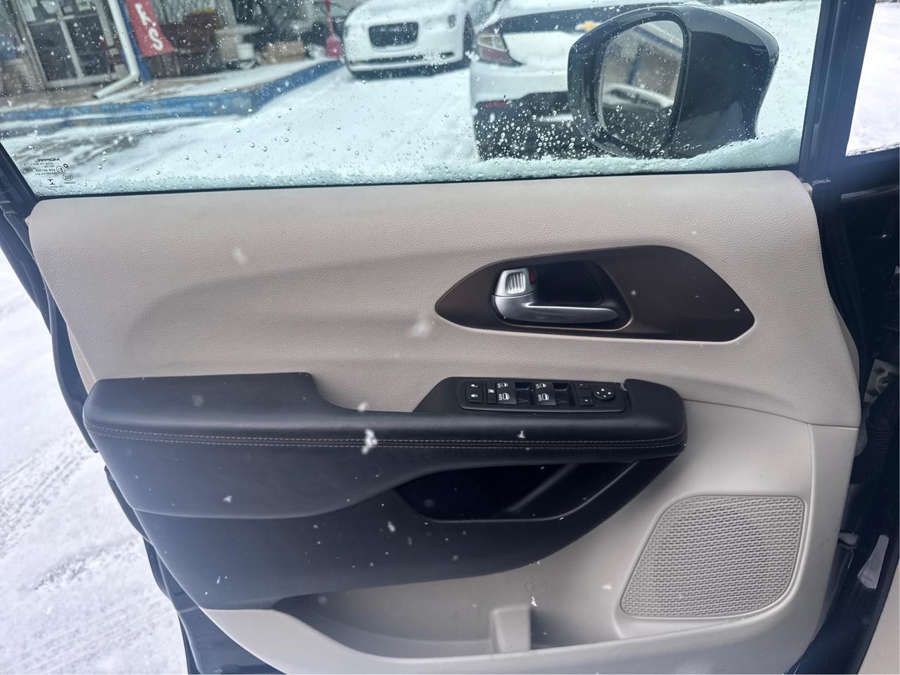 Chrysler Pacifica Touring-L Plus 2017