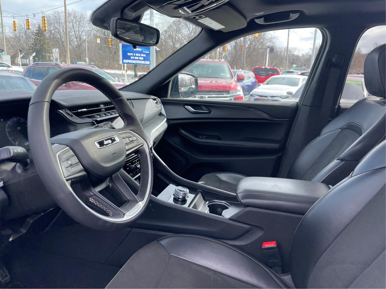 Jeep Grand Cherokee L Laredo 4WD 2024