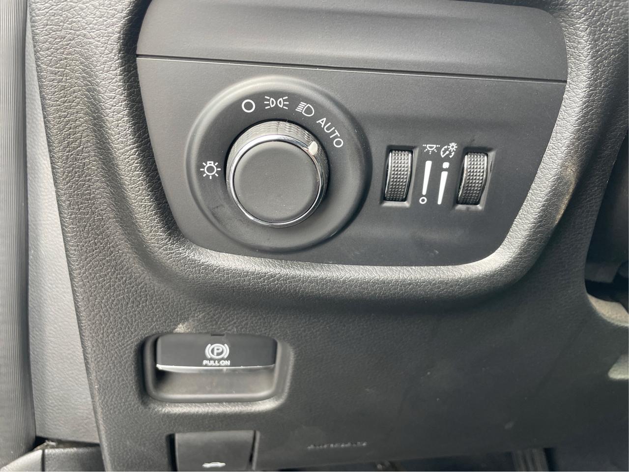 Jeep Grand Cherokee L Laredo 4WD 2024