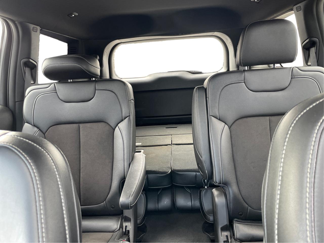 Jeep Grand Cherokee L Laredo 4WD 2024