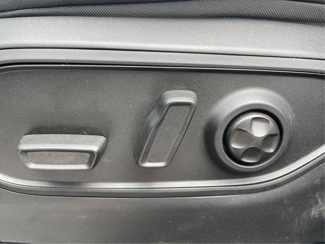 Jeep Grand Cherokee L Laredo 4WD 2024