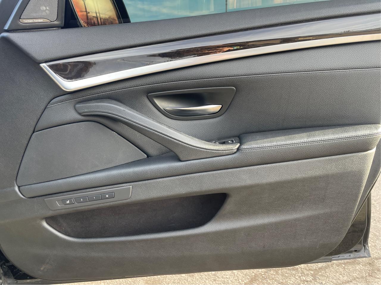 BMW 5-Series 550i 2014