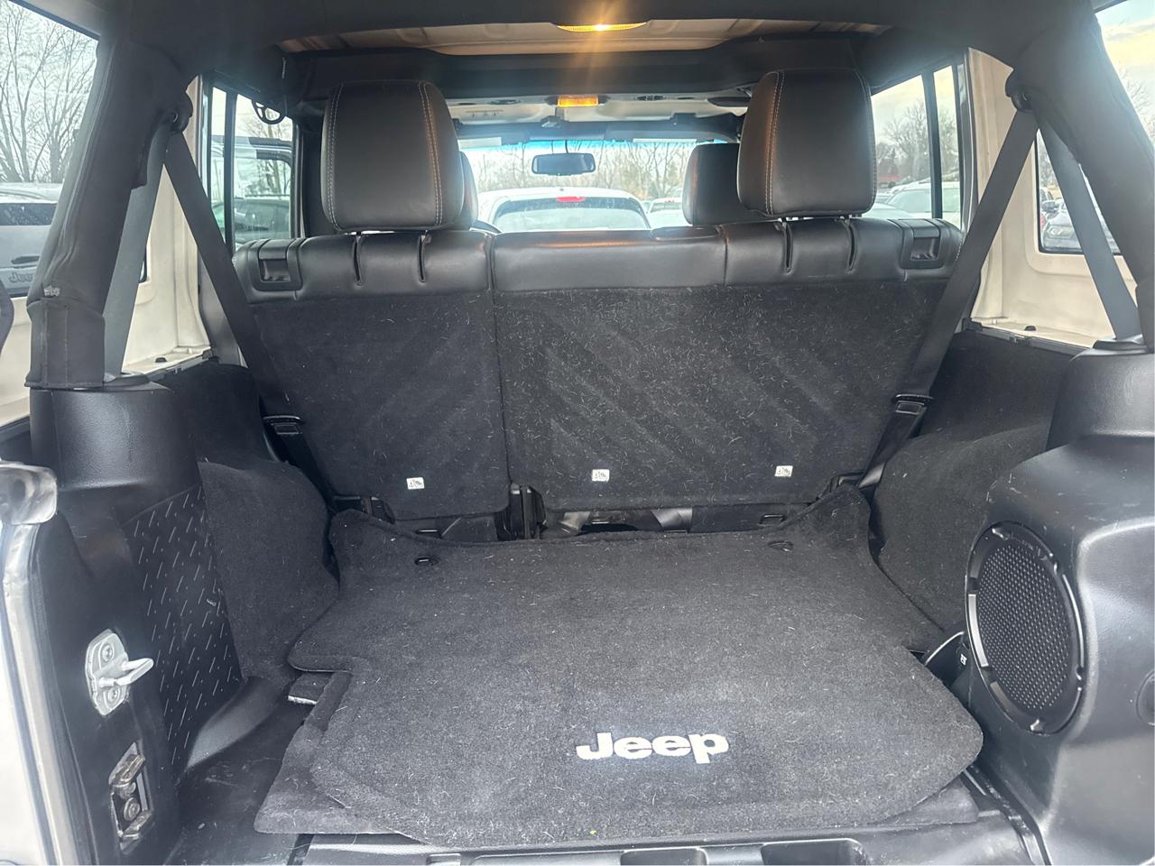 Jeep Wrangler Unlimited Sahara 4WD 2014