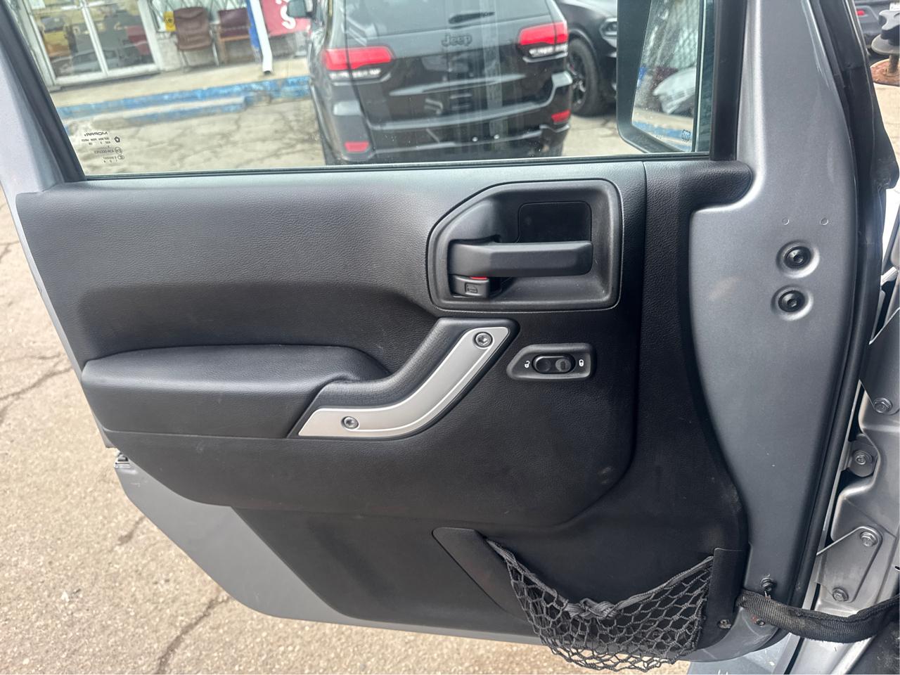 Jeep Wrangler Unlimited Sahara 4WD 2014