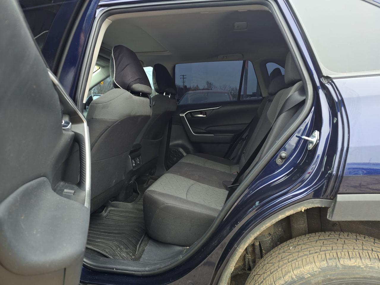 Toyota RAV4 XLE AWD 2021