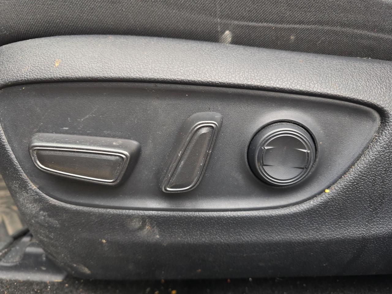 Toyota RAV4 XLE AWD 2021