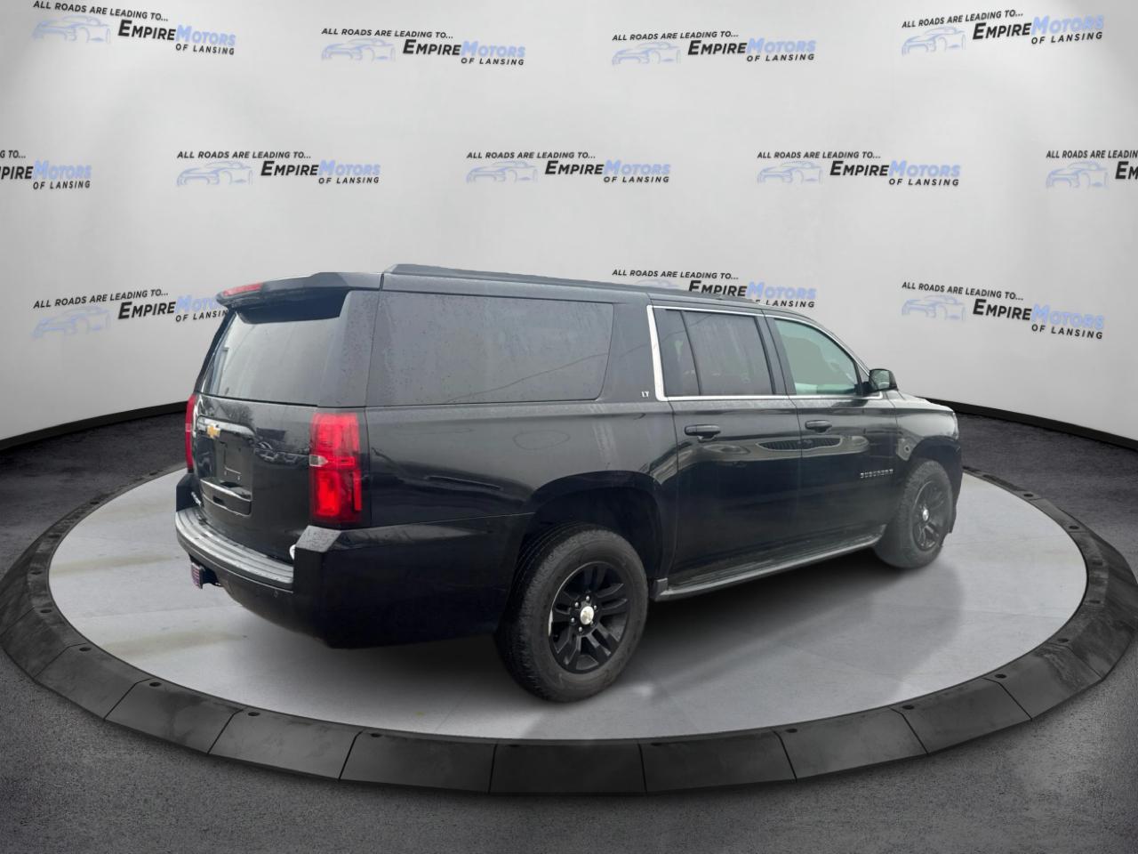 Chevrolet Suburban LT 4WD 2017