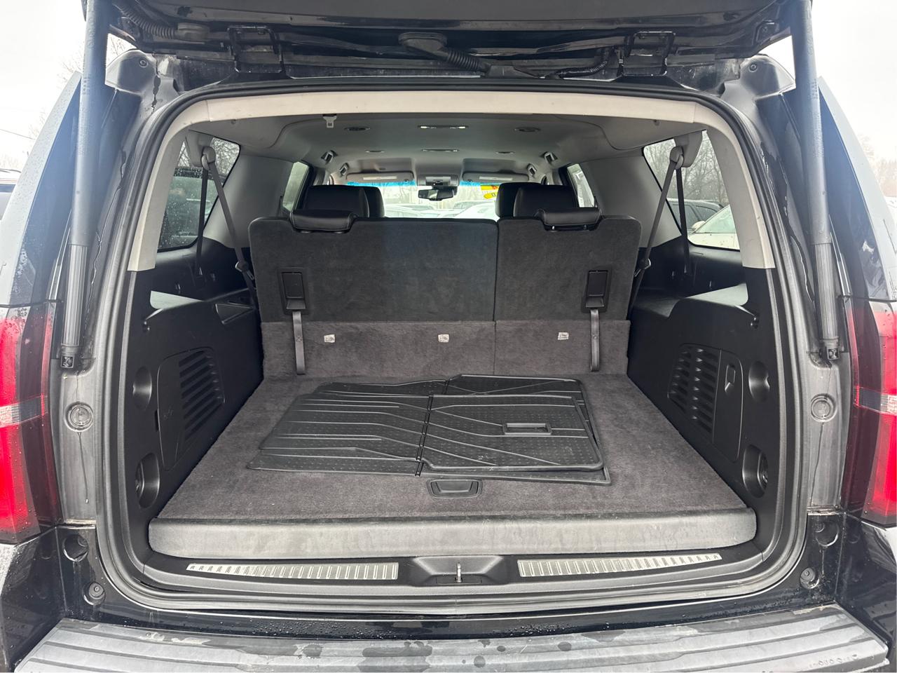 Chevrolet Suburban LT 4WD 2017