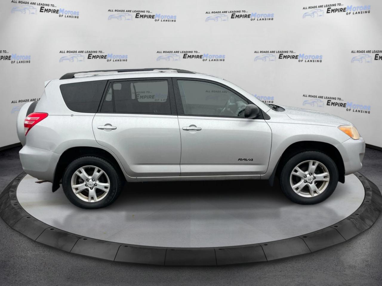 Toyota RAV4 Base I4 4WD 2012