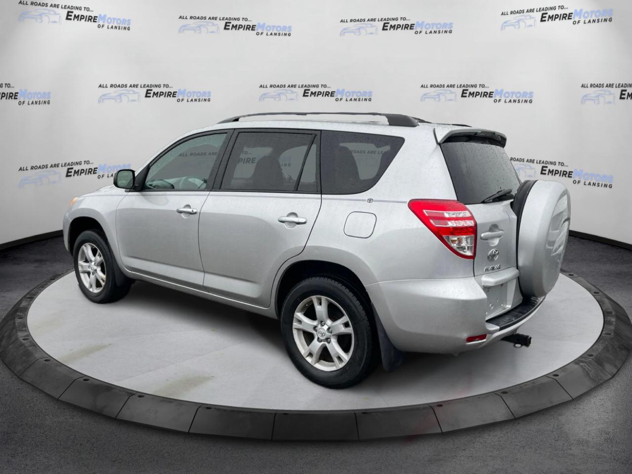 Toyota RAV4 Base I4 4WD 2012