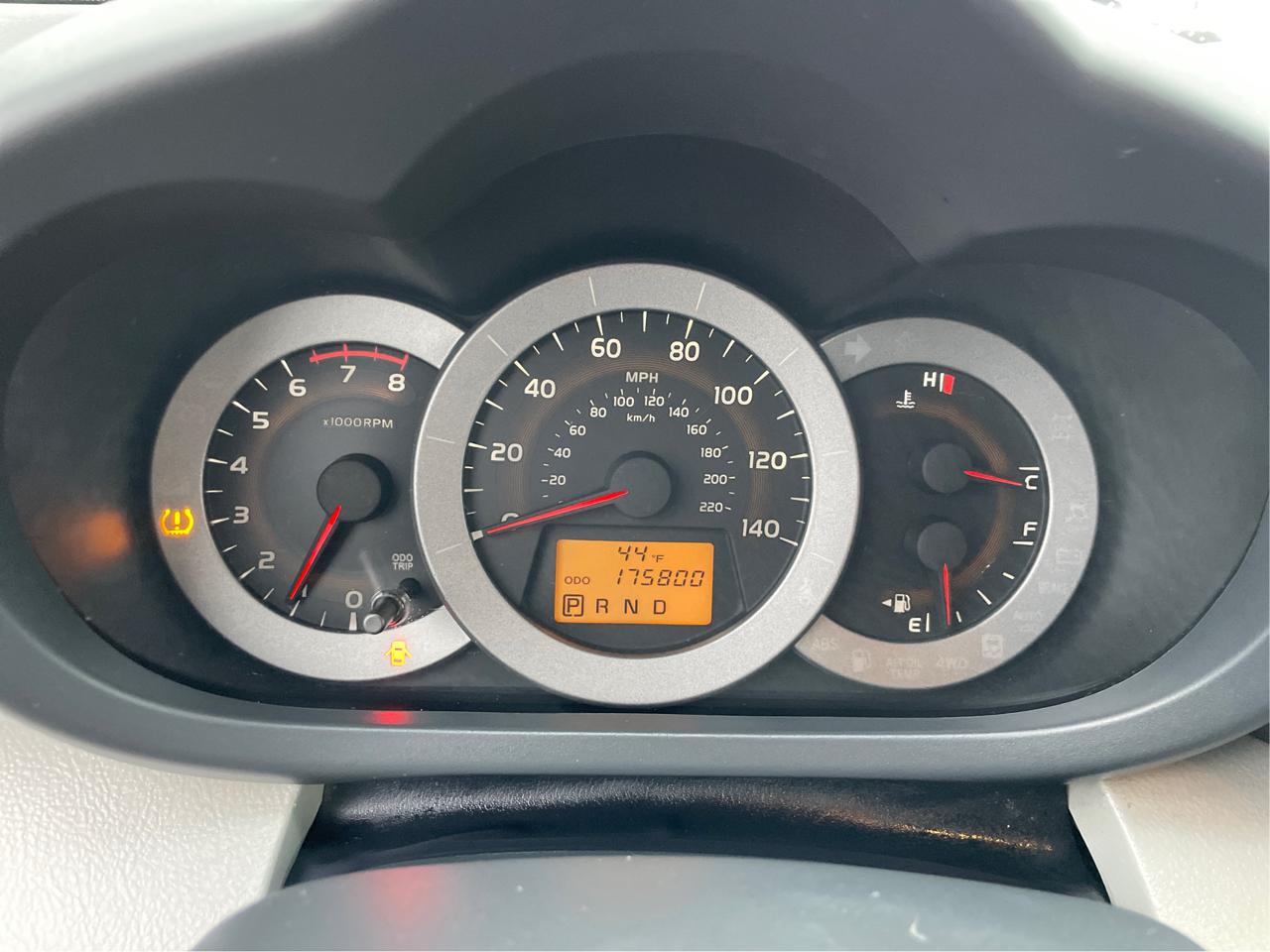 Toyota RAV4 Base I4 4WD 2012