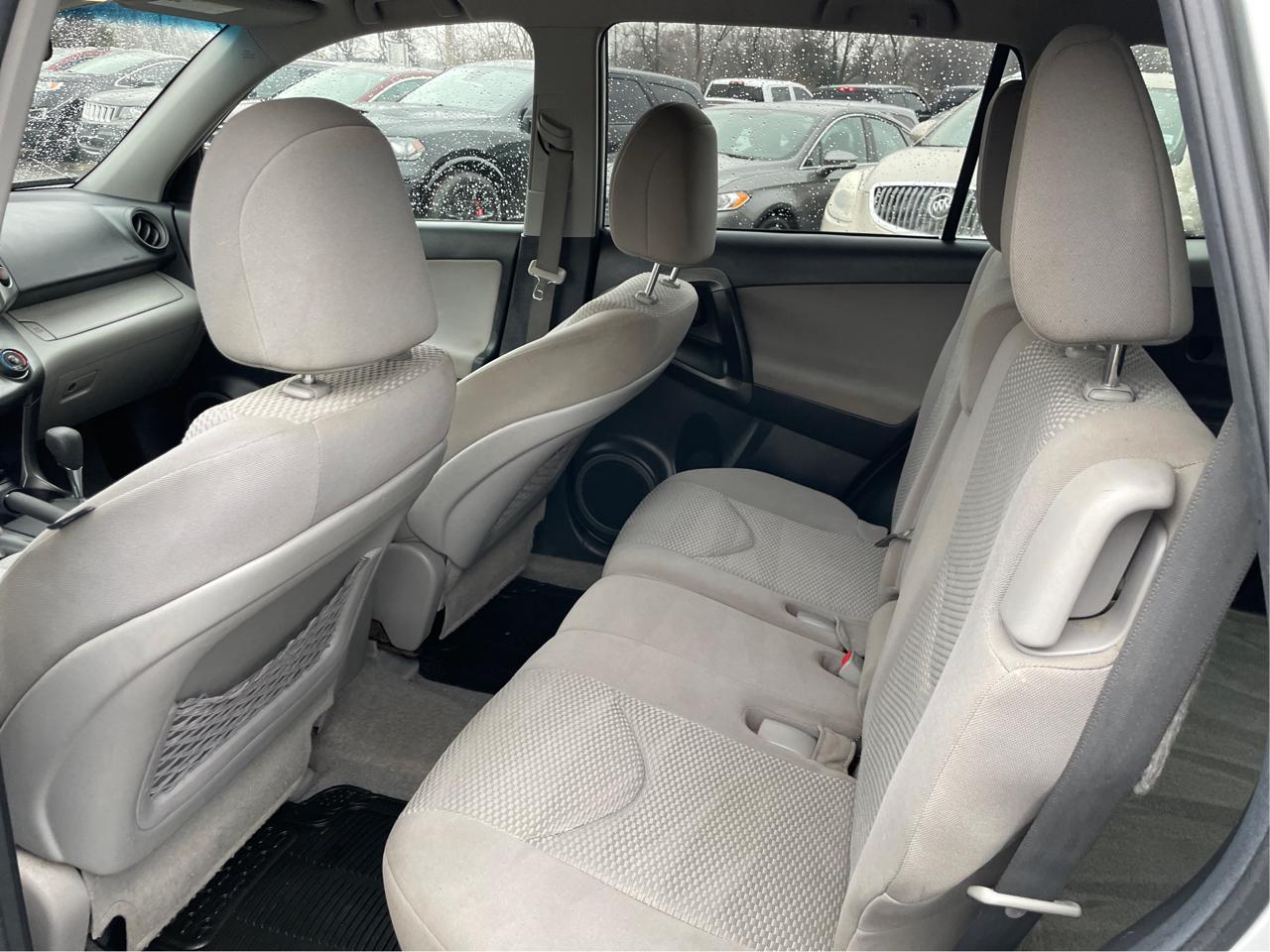 Toyota RAV4 Base I4 4WD 2012