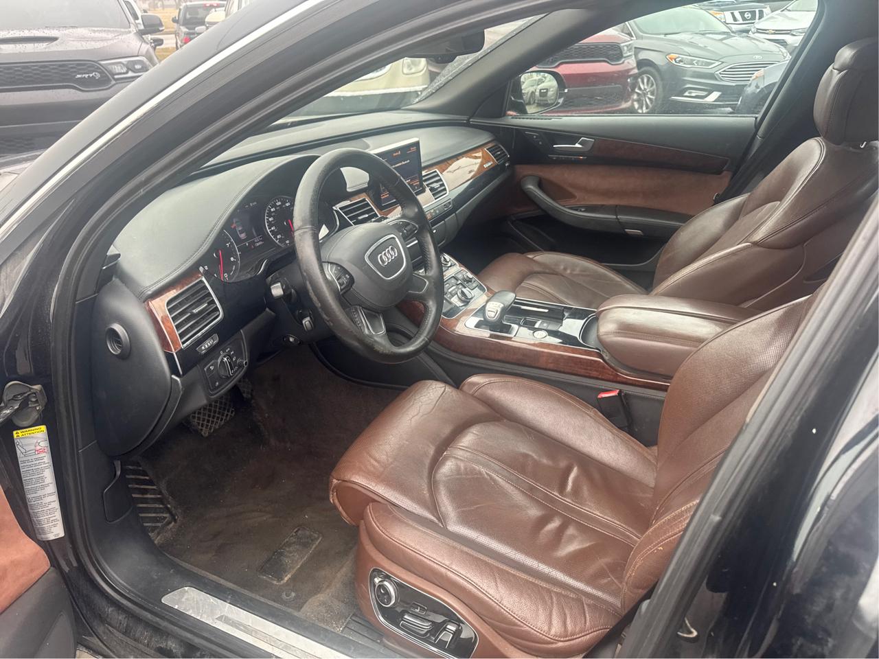 Audi A8 4.2L quattro 2011