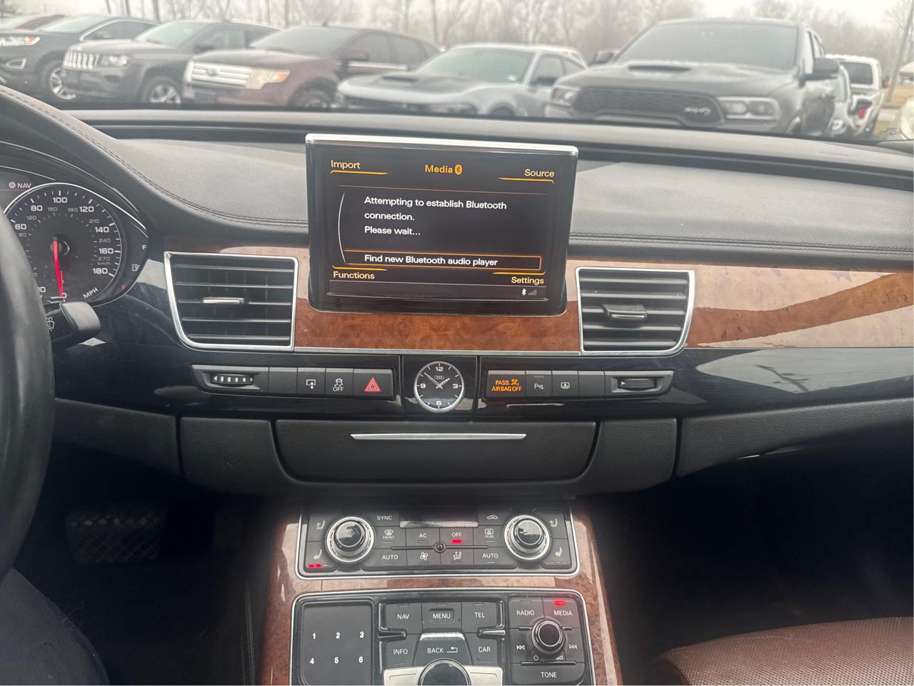 Audi A8 4.2L quattro 2011