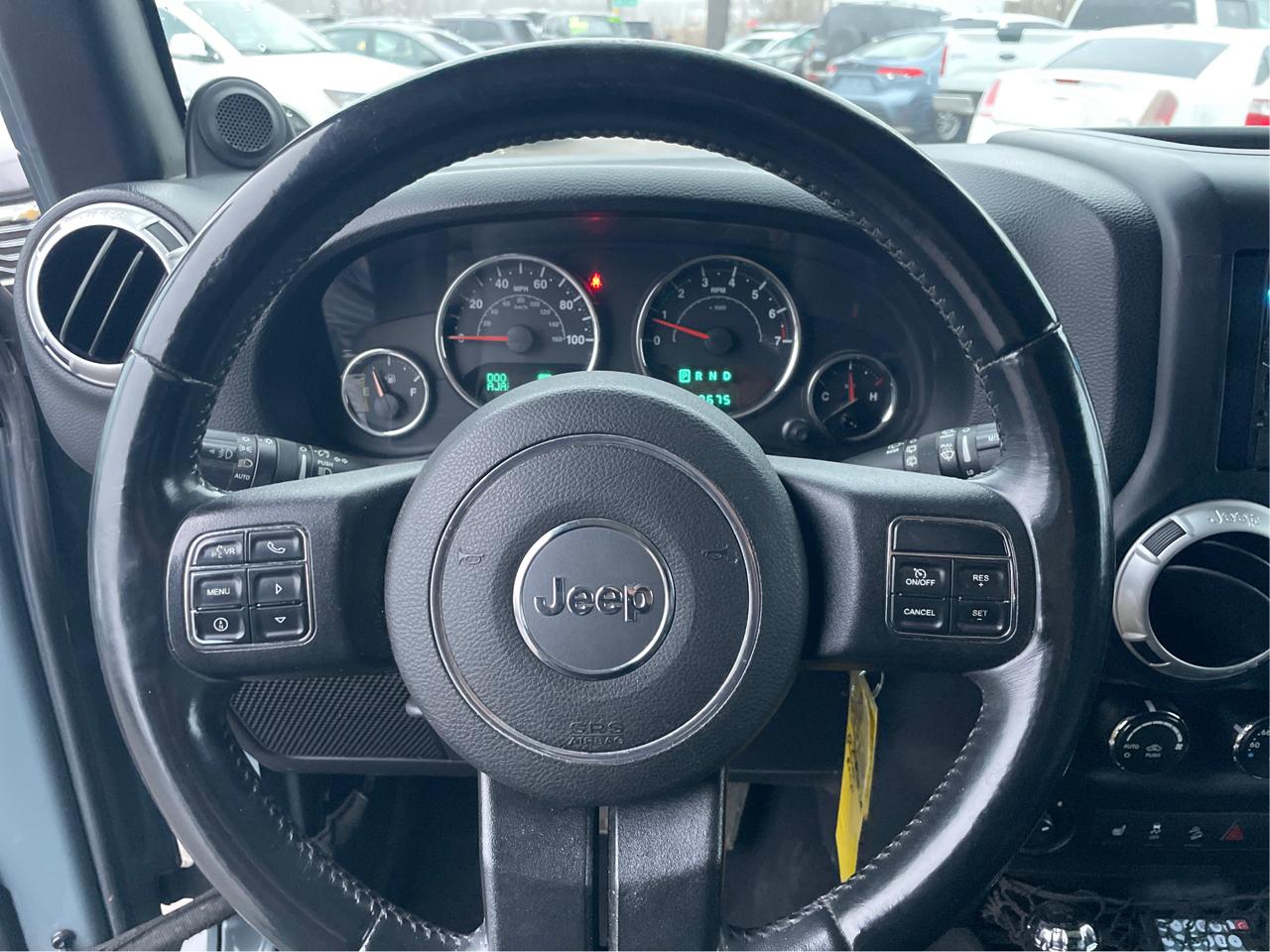 Jeep Wrangler Unlimited Sahara 4WD 2014