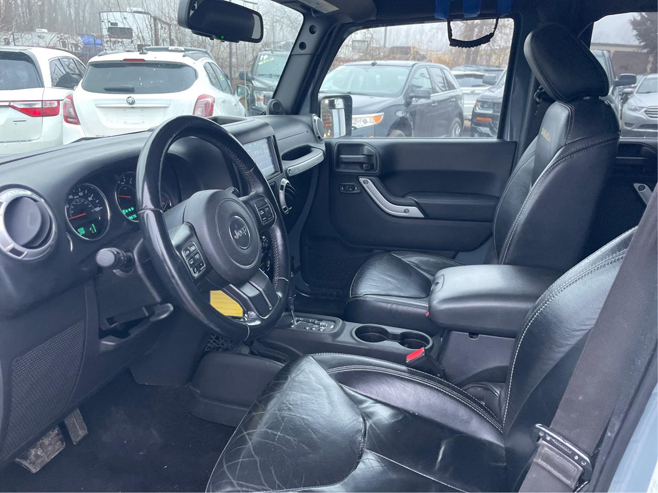 Jeep Wrangler Unlimited Sahara 4WD 2014