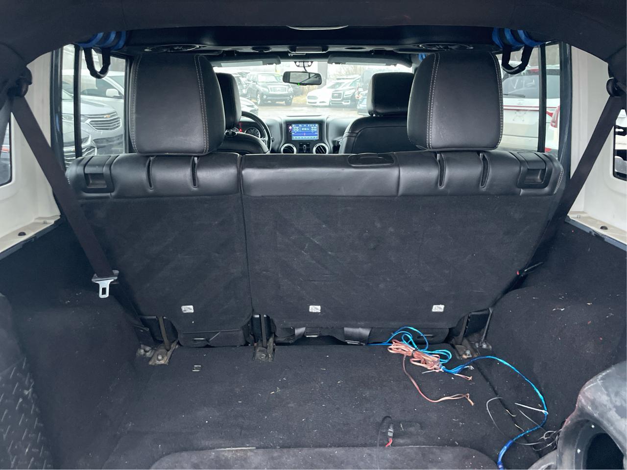 Jeep Wrangler Unlimited Sahara 4WD 2014