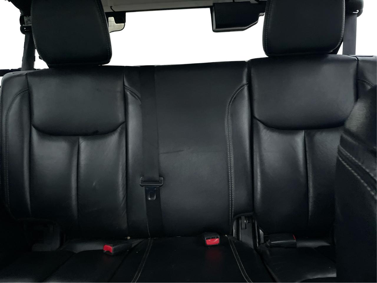 Jeep Wrangler Unlimited Sahara 4WD 2014