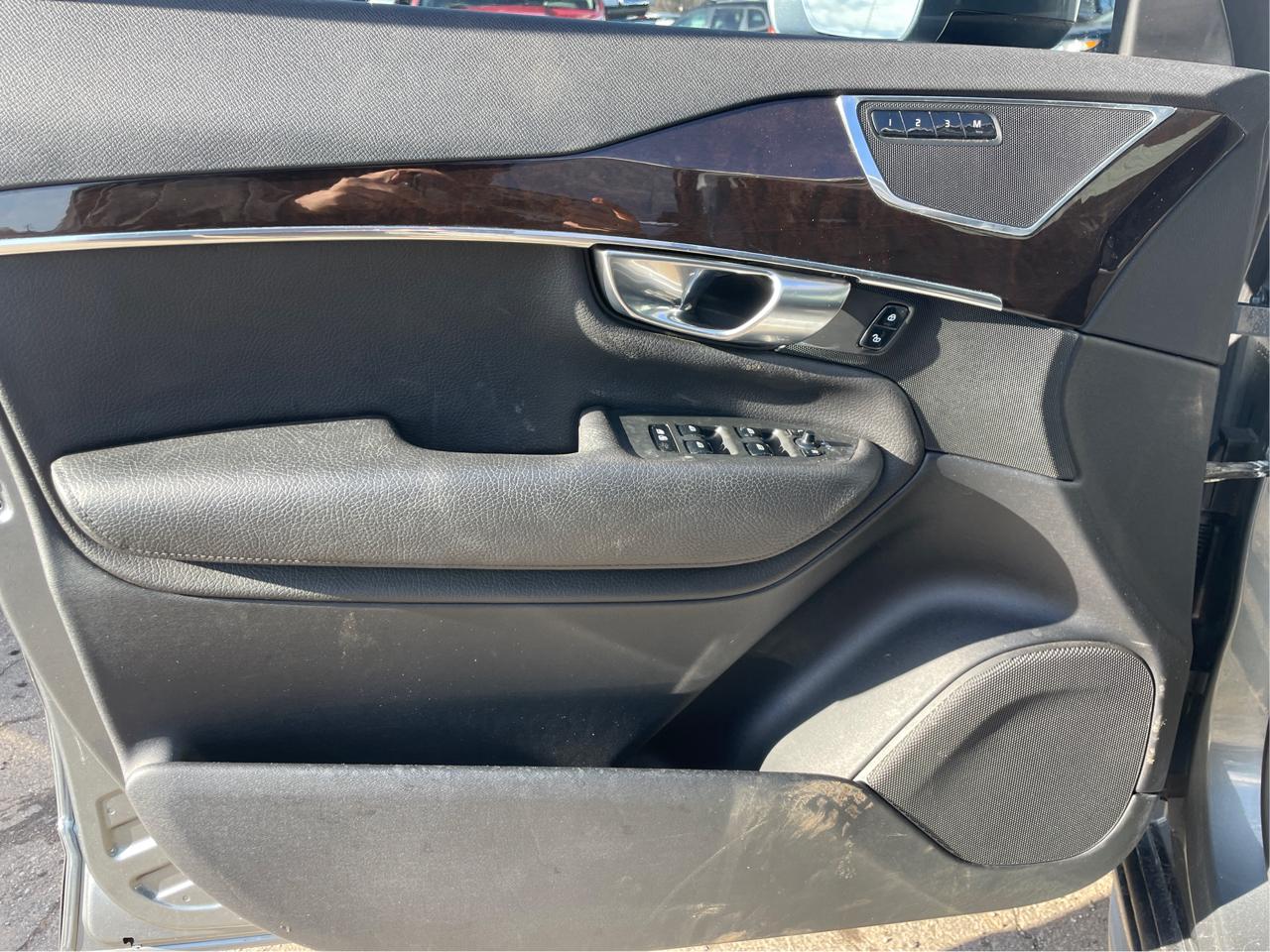 Volvo XC90 T6 Momentum AWD 2017