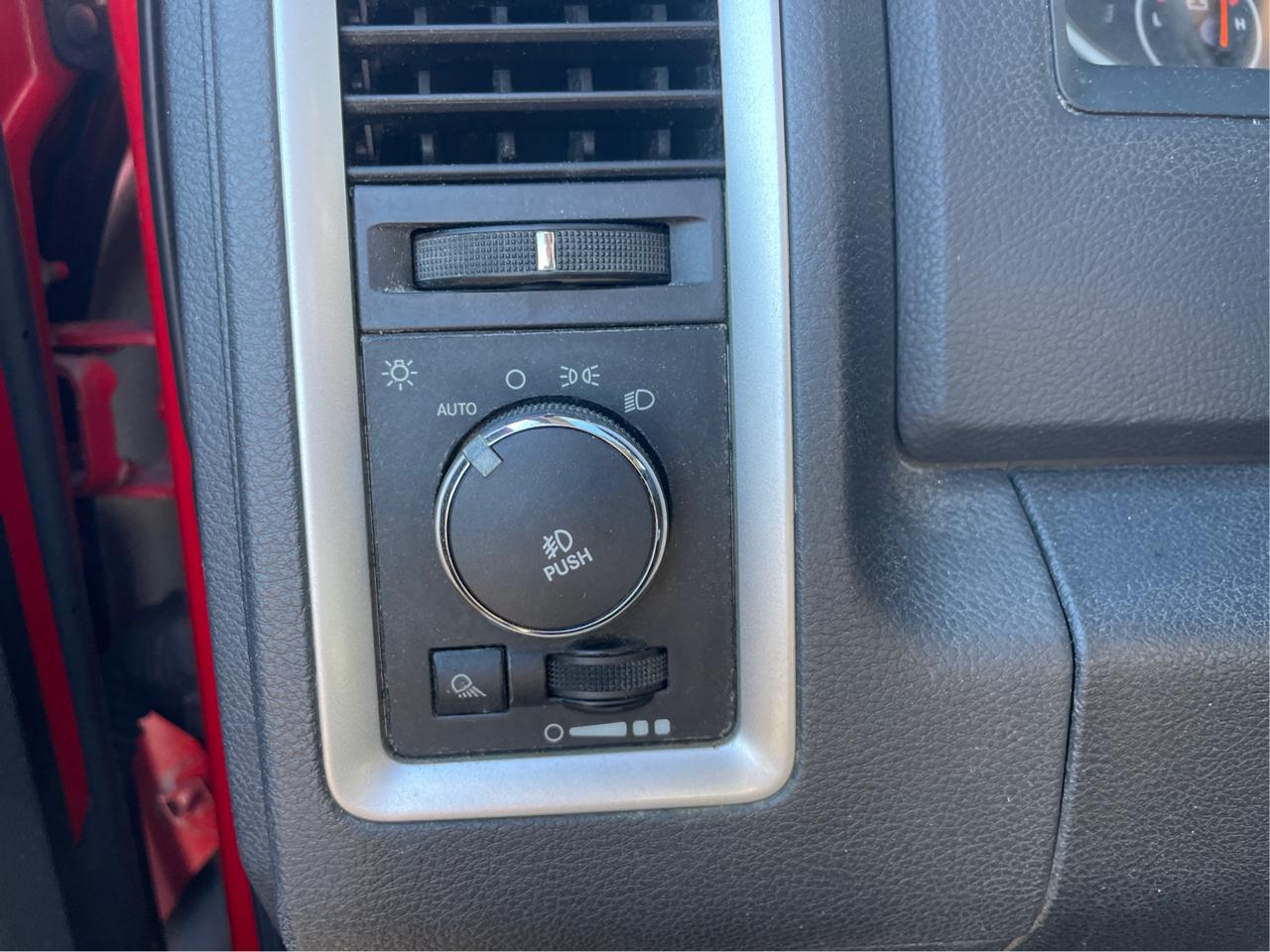 RAM 1500 Sport Quad Cab 4WD 2012