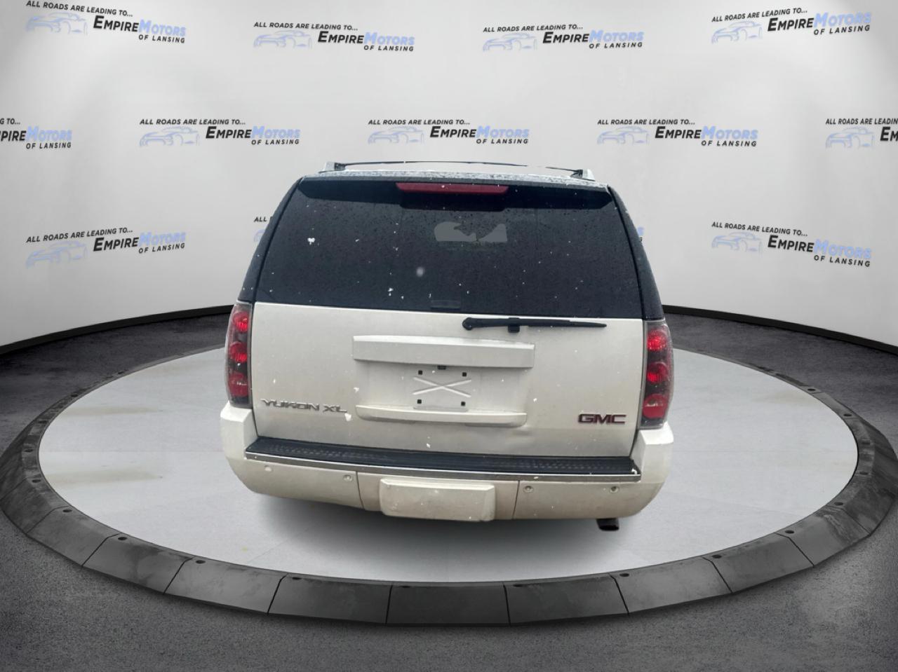 GMC Yukon Denali XL 4WD 2013