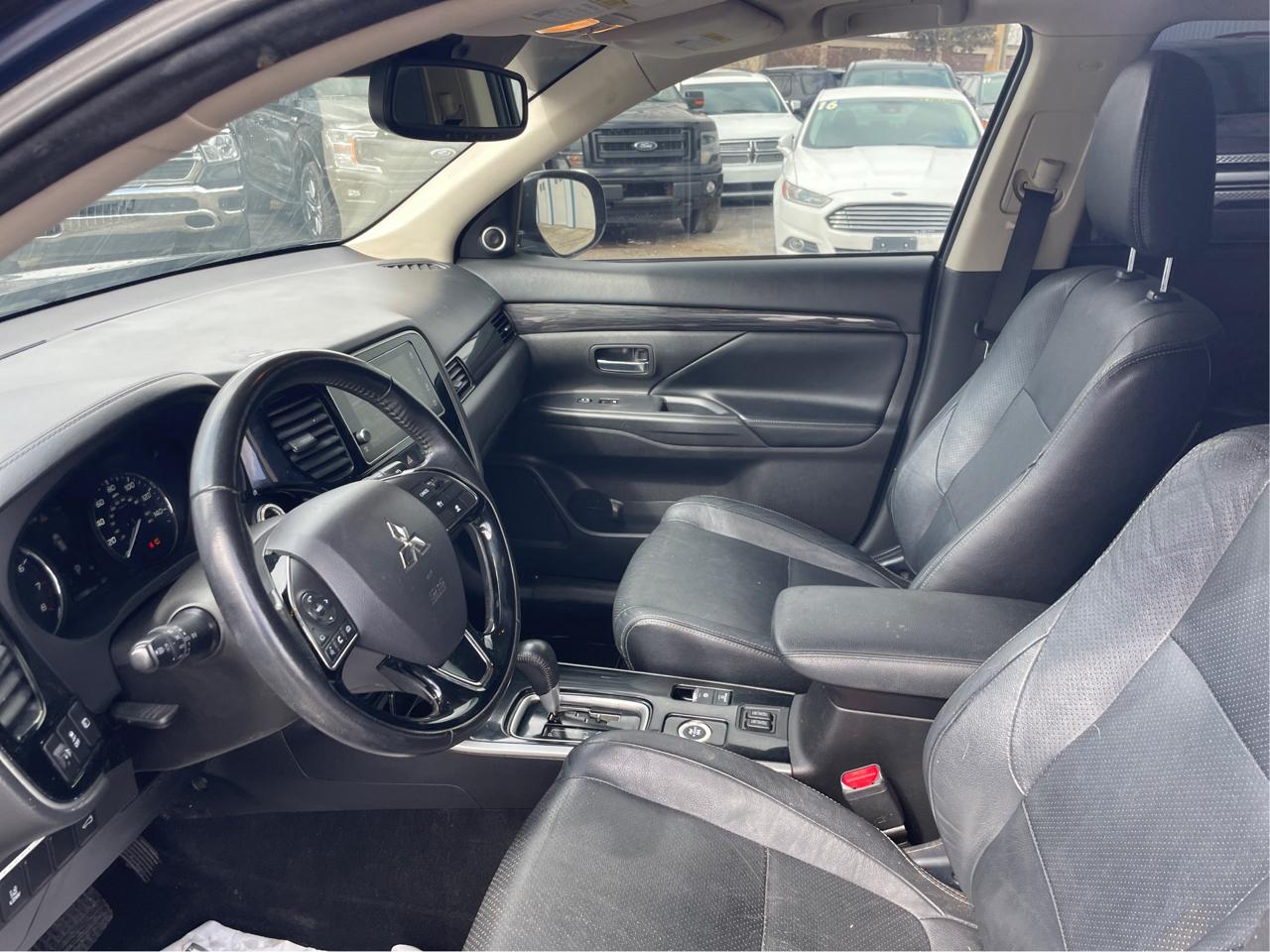 Mitsubishi Outlander SEL AWD 2018